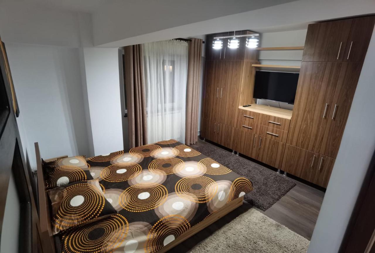 Apartament - Central Târgu Jiu Eksteriør billede