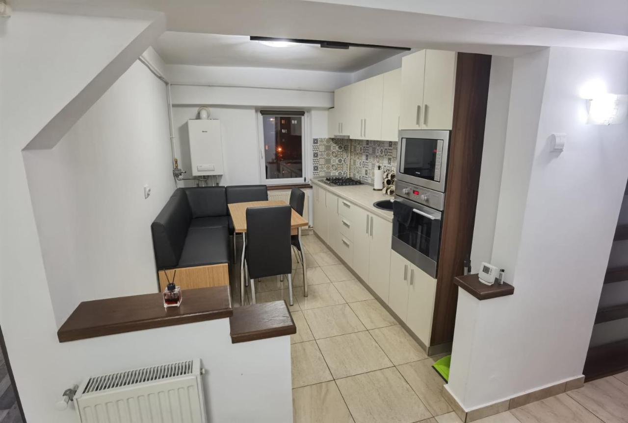 Apartament - Central Târgu Jiu Eksteriør billede