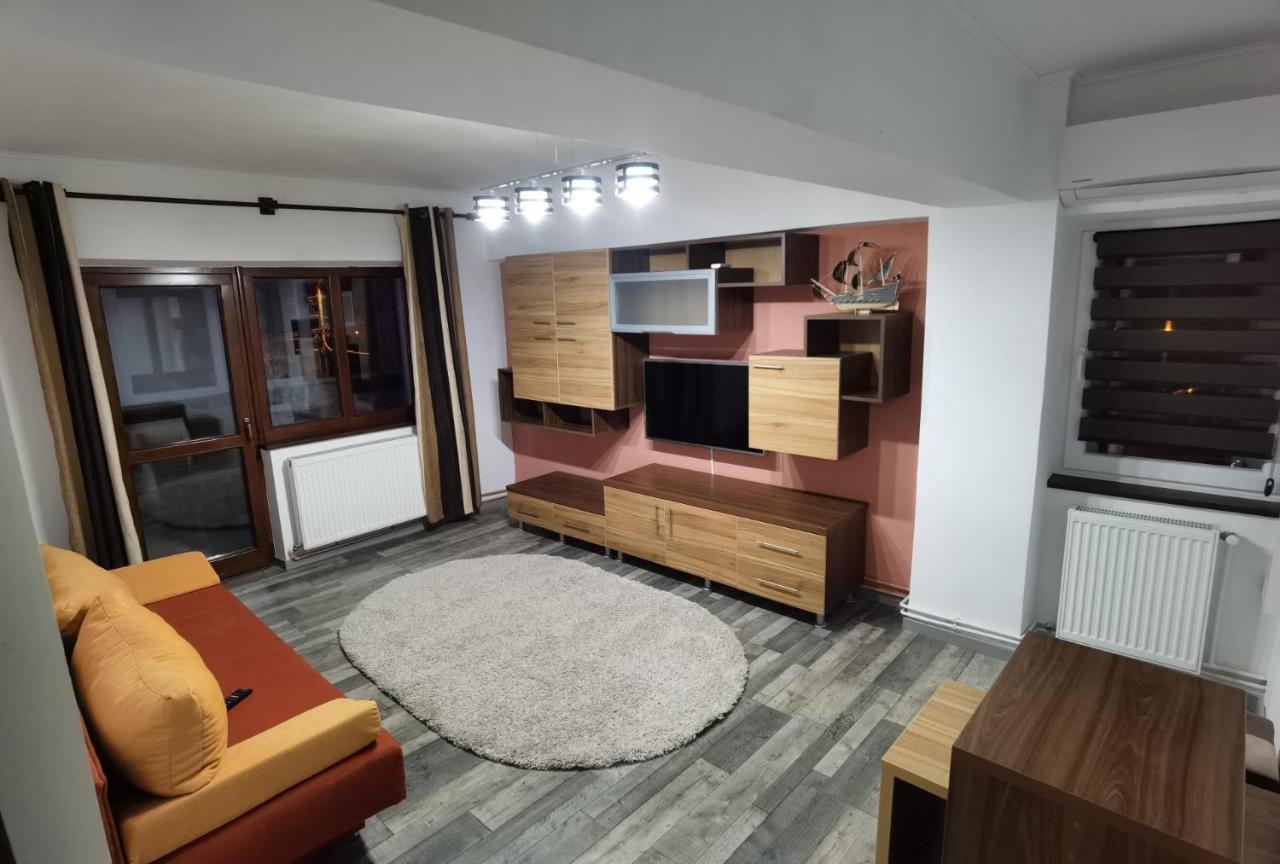 Apartament - Central Târgu Jiu Eksteriør billede