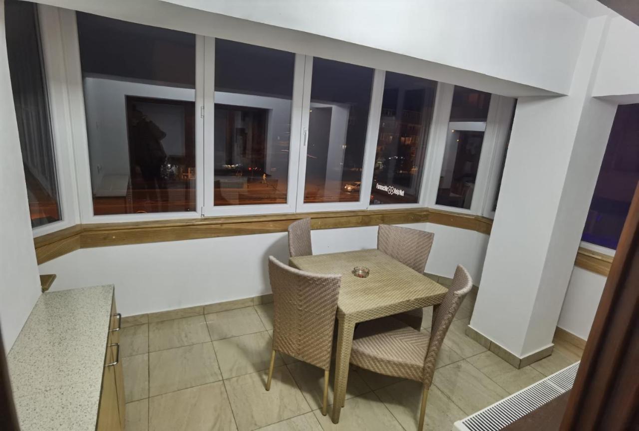 Apartament - Central Târgu Jiu Eksteriør billede